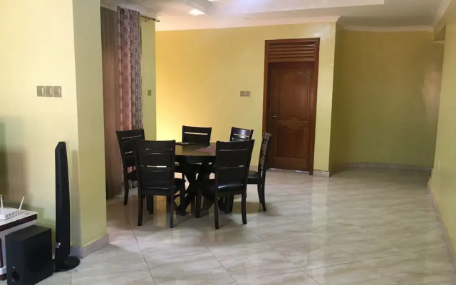 Room in House - Private Room With Jacuzzi in Kigali
