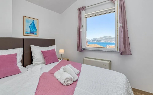 Seaview Apartment Mihaela
