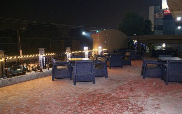 Hotel 12J