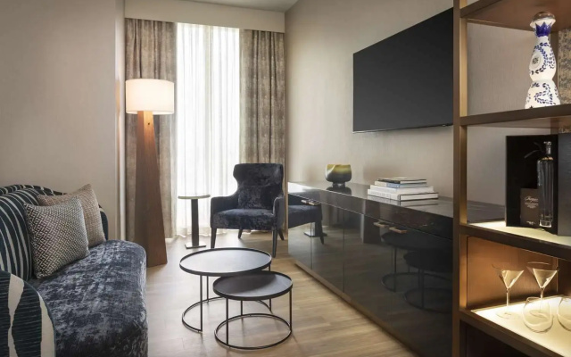 Caesars Republic Scottsdale, a Hilton Hotel