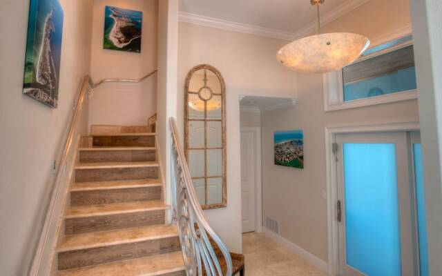 The Blue Horizon Apartment 9