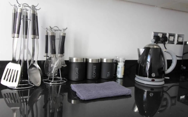 Spacious Central Chic Apartment - Simply Check In