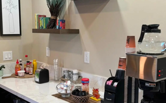 GreenTree Inn & Suites Alhambra