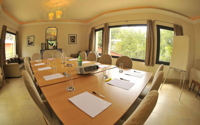 Hotel Spa & Restaurant Cantemerle