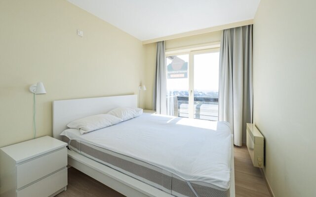 Spacious Apartment With Terrace