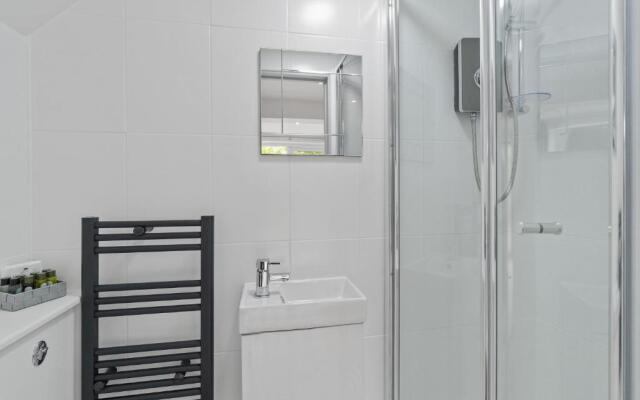 Stunning, Contemporary 1 Bedroom En-suite Annexe