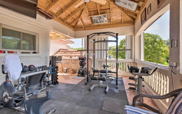 Oceanfront 'majestic Beach House' w/ Gym + Pool!