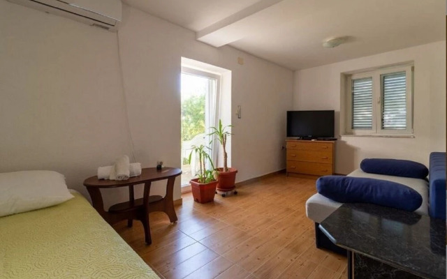 Mir - Family Apartments With Garden Terrace - A1