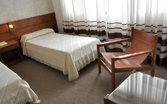 El Velero Hotel