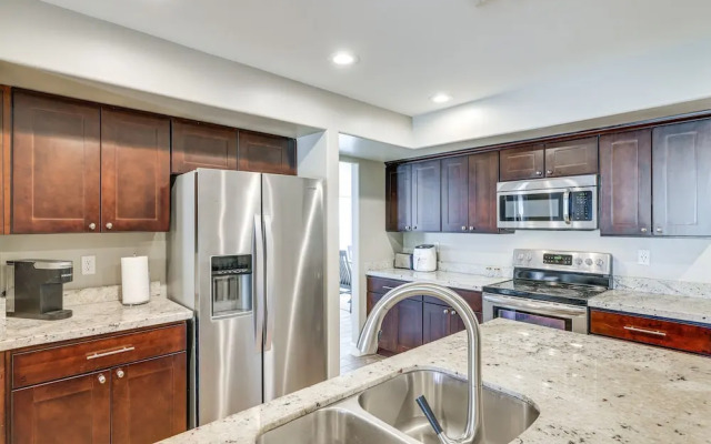 Glendale Golf Getaway w/ Pool & Putting Green!