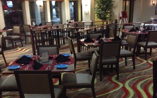 Radisson Hotel Rochester Airport