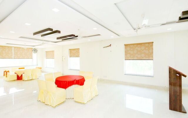 Oyo 40417 Hotel Grand Taj