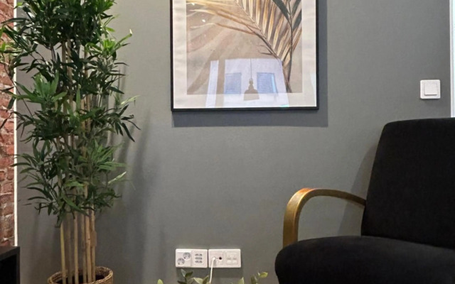 City Home Alvari, free parking