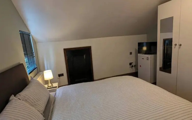 3b-10min City Airport, Parking, No Parties Allowed