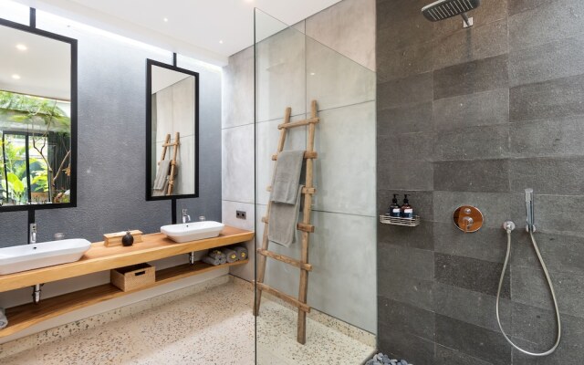 Villa Castil di Udara by Villa Finder