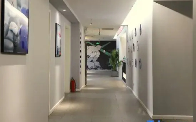 Zenith E-sports Homestay (Xindong International Plaza)