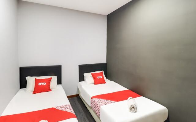 OYO 89381 Moonnight Hotel