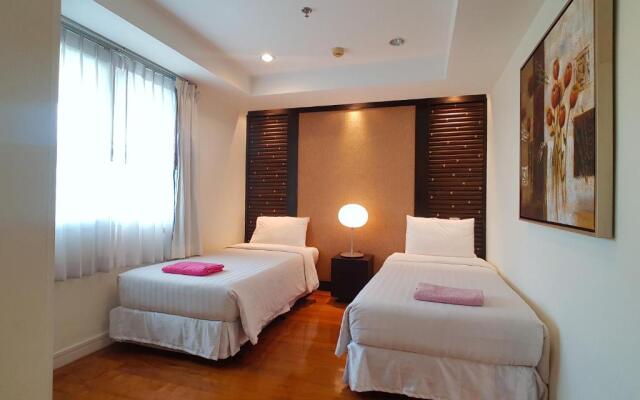 Spacious apartment with Ocean view in Panwa