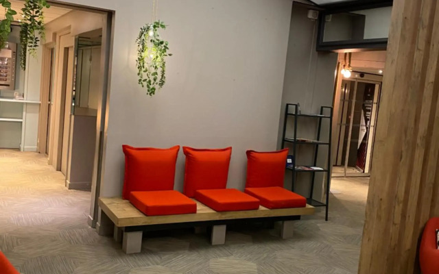 ibis Saint-Étienne - La Terrasse