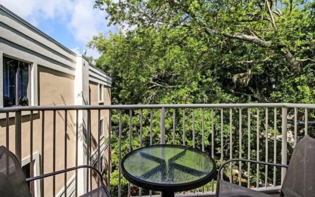 2126 Beachwood