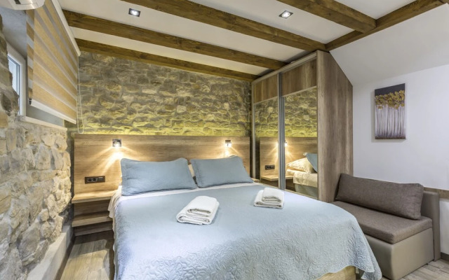 Reval Luxury Stone House Apartments