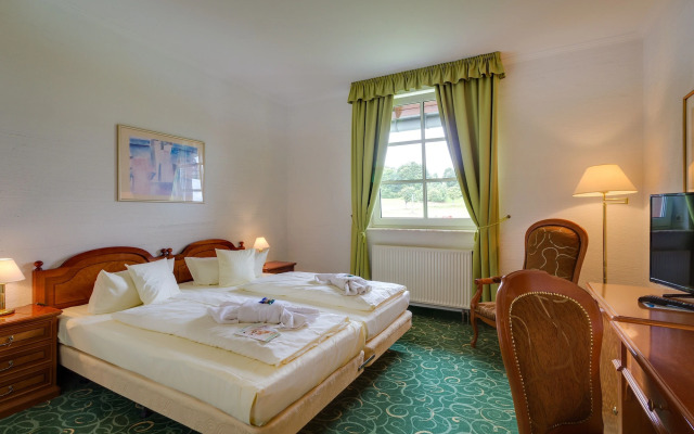 Panorama Berghotel Wettiner Höhe