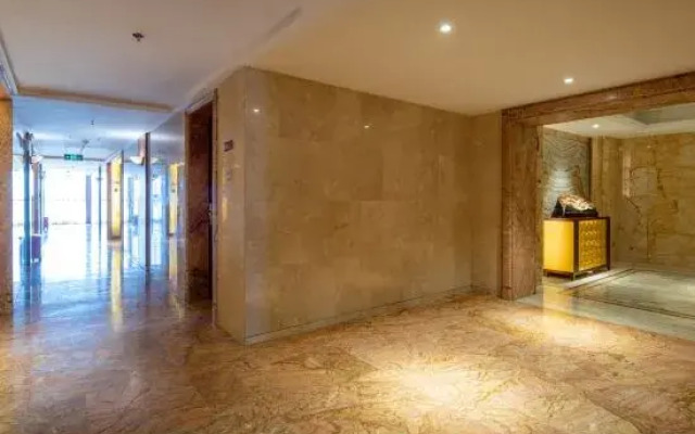 Floral Hotel · YunFu City King Royal Hotel