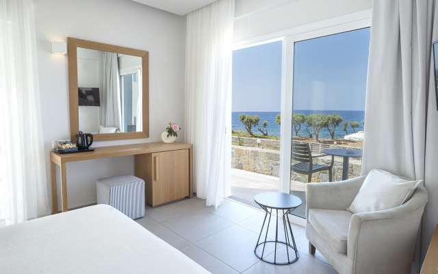 Maritimo Beach Hotel