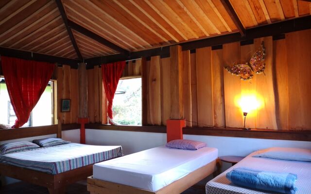 Los Gallitos Eco Lodge