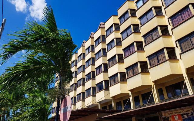 Hotel Grand Crystal