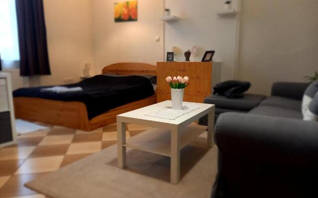 Idill Apartmanház B&B