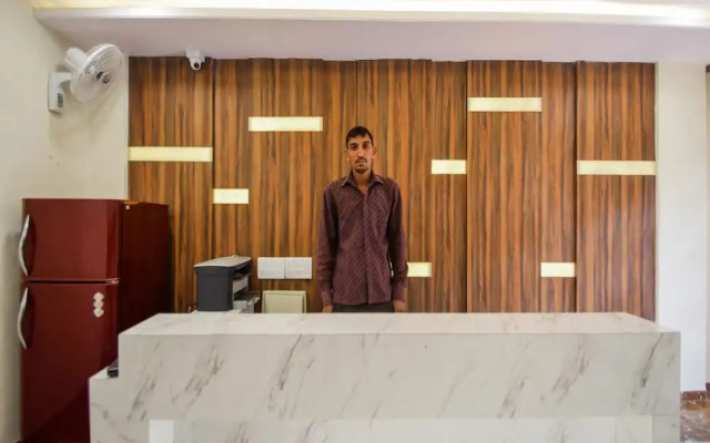 OYO 26124 Silver Palm