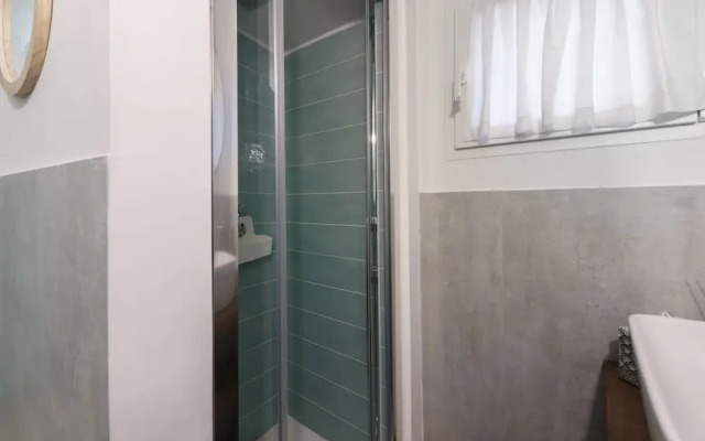 Madame Betta by Mmega