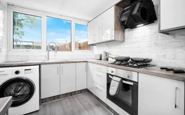 3-bed House in Birmingham-jlr,nec,bham,airport
