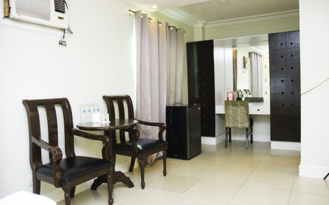 OYO 252 Hotel Euroasia (Vaccinated Staff)