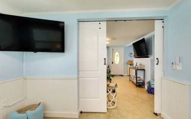 2 Mi to Bradenton Beach: Water-view Home w/ BBQ