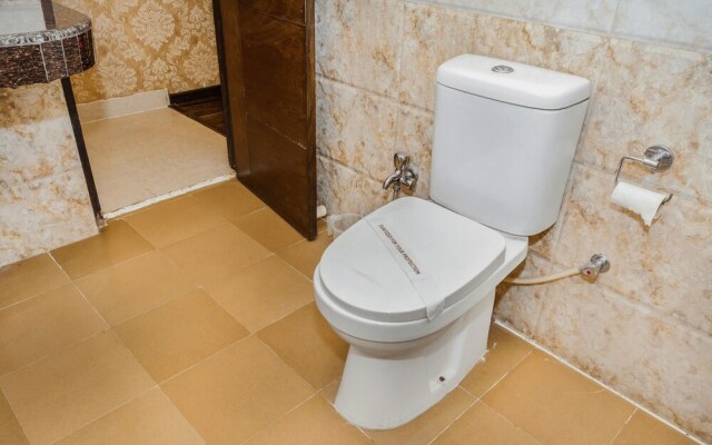 FabHotel Tekarees Inn Hazratganj