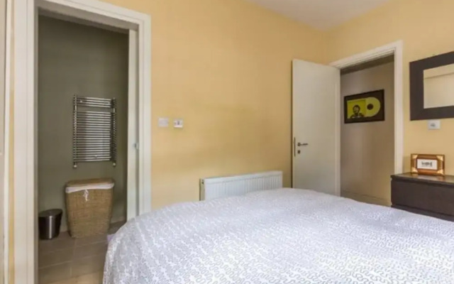 Eson2 - The Chelsea Edith Grove Lodge