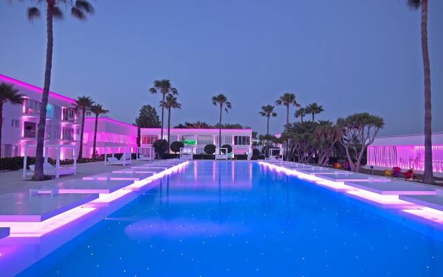 So White Club Resort