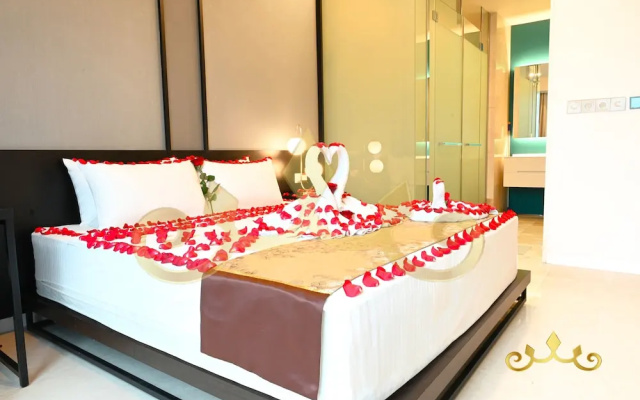 Tropicana The Residence KLCC Golden Crown