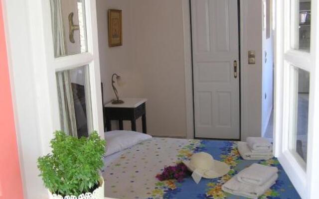 Eolos Apartments