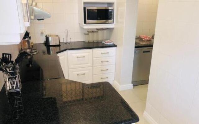 22 Kyalanga Beachfront Apartment