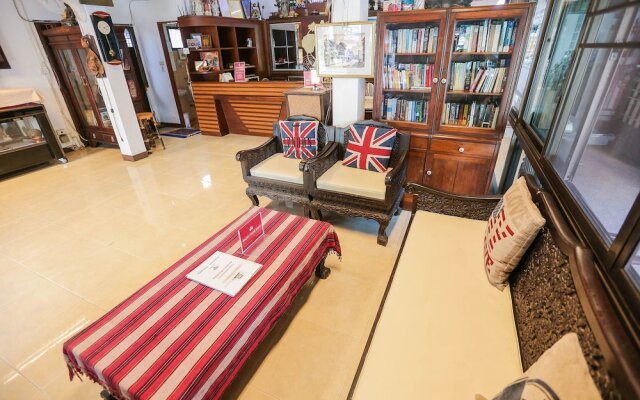 ZEN Rooms Sripoom Soi 1