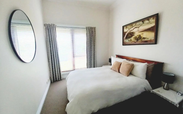 Ocean Aspect and Central to CBD - CoSheirm Apartments On Merri