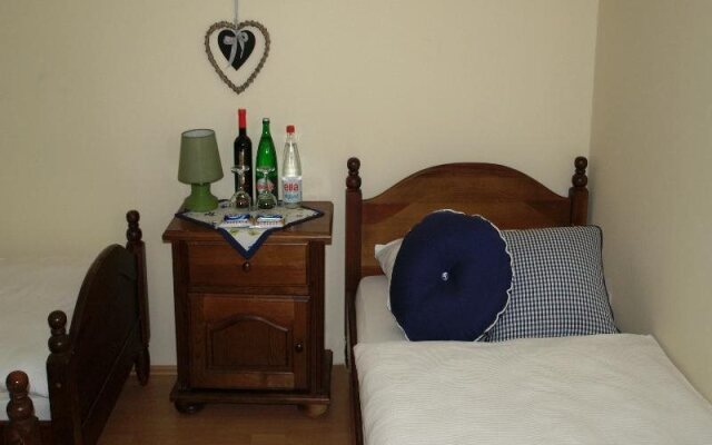 Queen Teuta Palace Resort