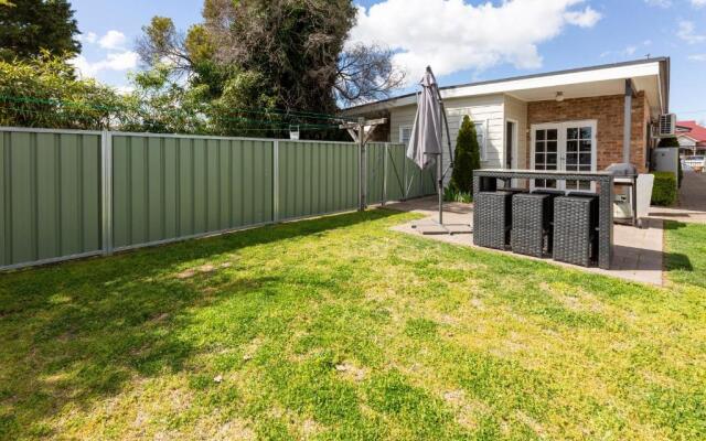 YSG The Edward Townhouse 155 - Steps To Town