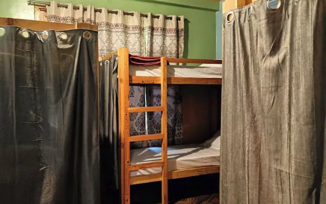 Majestic Mountain Bhaiji Guest House