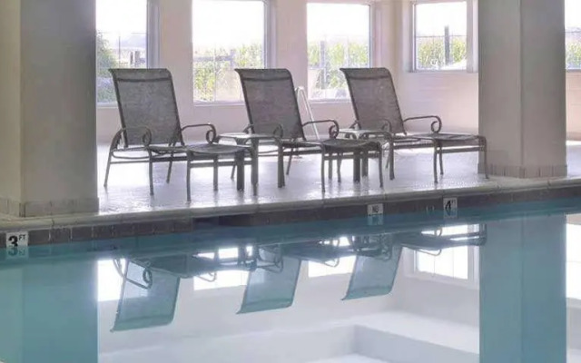 AmishView Inn and Suites