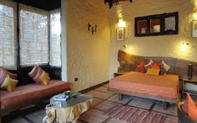 Pugdundee Safaris - Kanha Earth Lodge