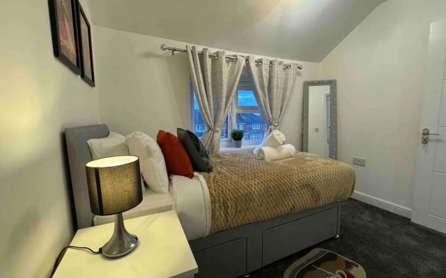 3-bed Home, Sleeps 8, Ideal for Large Groups
